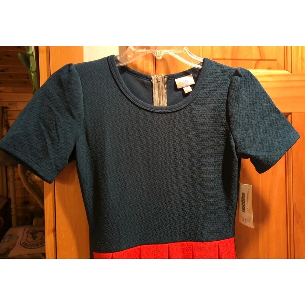NEW LulaRoe Amelia Swing Holiday Dress With Pockets Size XS Green & Red Cute! - Picture 3 of 8